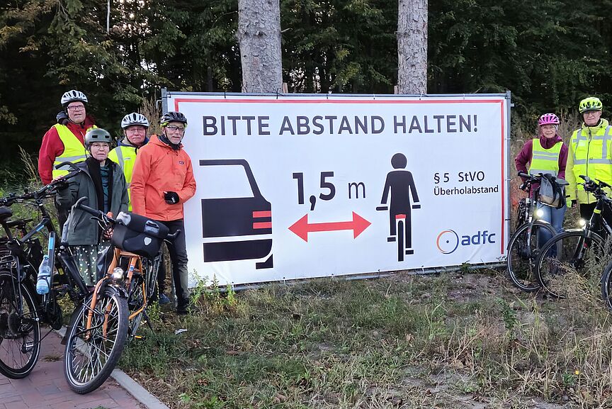 1,5 m Überholabstand 1,5 m Abstand