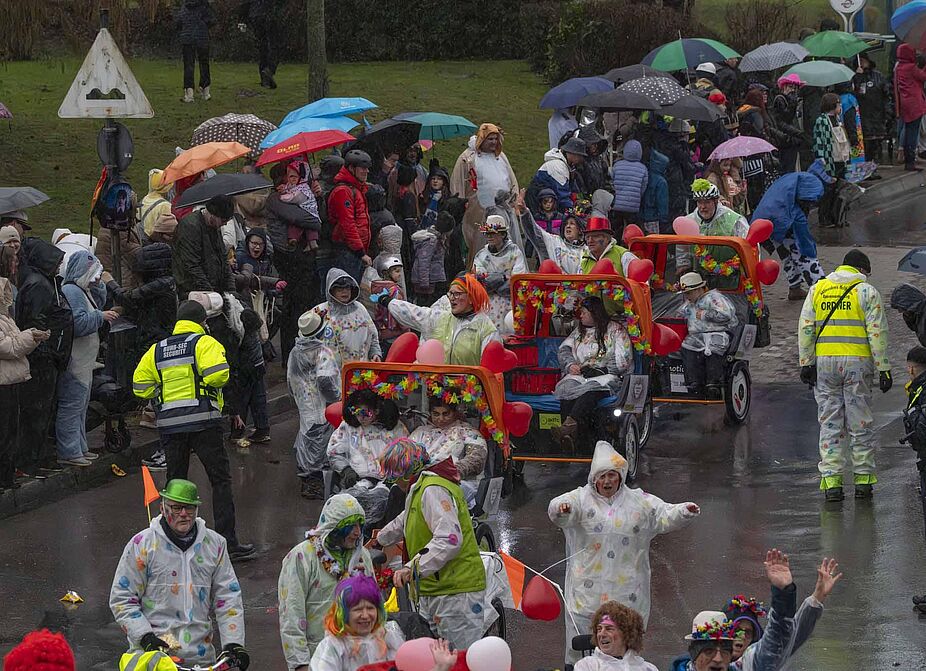 Holti-Holau! Rikscha-Parade Holti-Holau! Rikscha-Parade